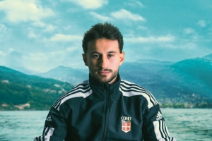 官方：科莫签下凯尔特人边锋库恩 据悉转会费1900万欧