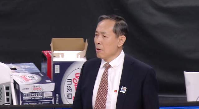 乐鱼体育-CBA上演巅峰对决，夺冠热门4核心伤缺，老帅恐遭惨败，CCTV5直播